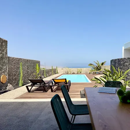 Canaryislandshost I Oliva * カレタ・デ・ファマラ