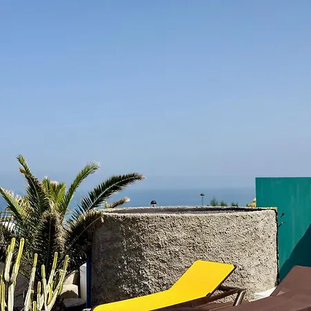 Canaryislandshost I Oliva カレタ・デ・ファマラ