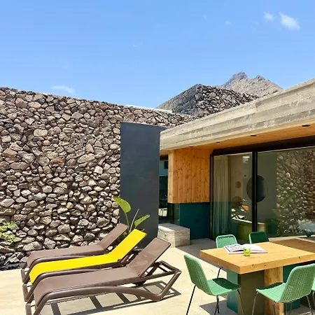 Canaryislandshost I Oliva カレタ・デ・ファマラ